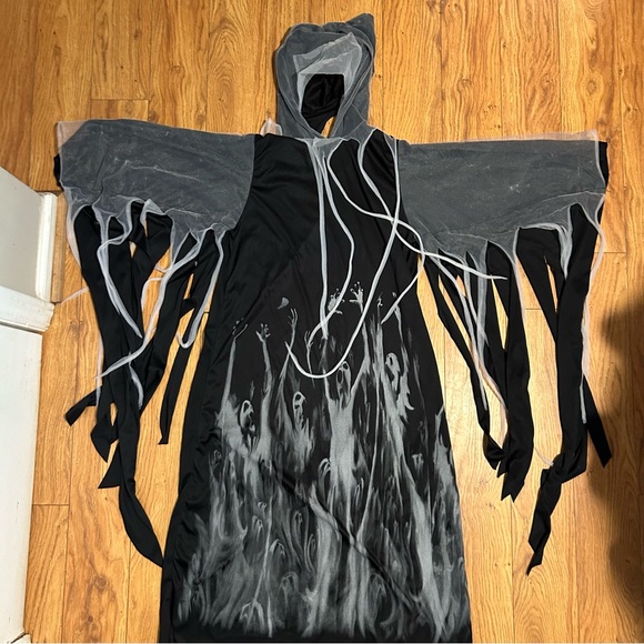Spirit Halloween Soul Taker Grim Reaper Costume | Youth Size XL 14-16 - Picture 1 of 11